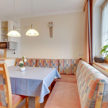 Quaint Apartment In Hainzenberg Near Horbergbahn Exterior photo